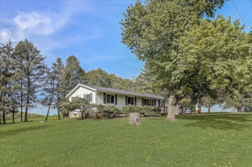 728 Sherman Drive, Medina, WI 53559