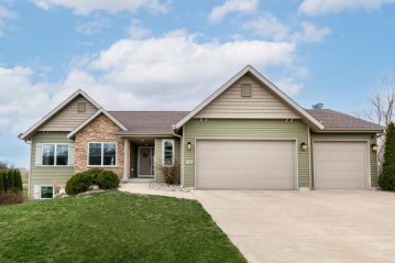 7141 Kalland Way, Bristol, WI 53590