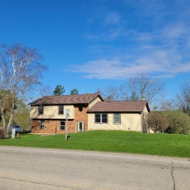 1606 Fayette Road, Darlington, WI 53530