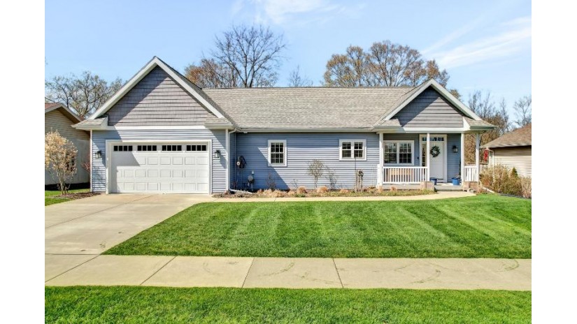 1330 Springbrook Drive Baraboo, WI 53913 by Realty Executives Cooper Spransy - Brandon@BuellHomes.com $399,900