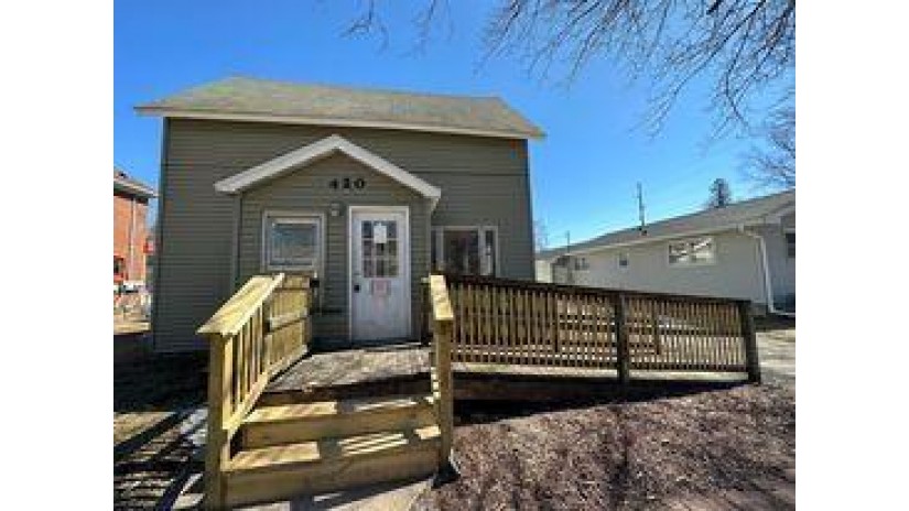 420 10th Ave Wisconsin Rapids, WI 54495 by Pavelec Realty - Off: 608-339-3388 $37,500