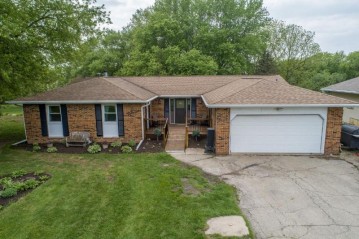 4223 Gotzion Road, Deerfield, WI 53531