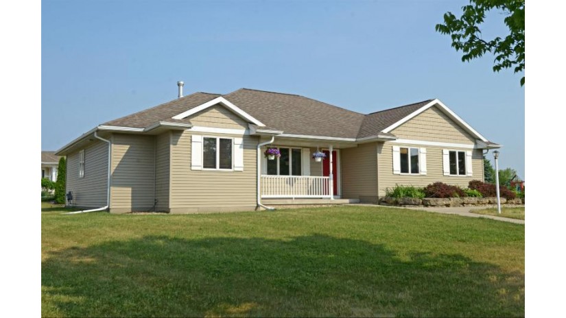 509 Lavern Ridge Road Mount Horeb, WI 53572 by Restaino & Associates Era Powered - Pref: 608-695-4068 $399,900