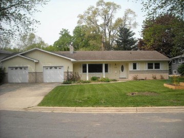 6305 Southern Circle, Monona, WI 53716-3829