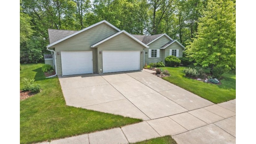 1850 Tivoli Lane Reedsburg, WI 53959 by Re/Max Preferred - Julie@JulieSells.com $399,500