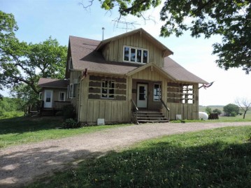 E3884 County Road N, Bear Creek, WI 53577