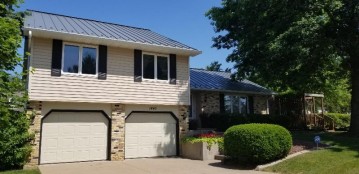 1445 Country Club Court, Platteville, WI 53818