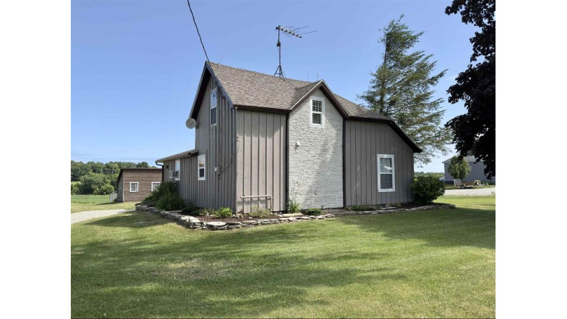 W11810 County Road F Fox Lake, WI 53956 by Keystone Realty - Pref: 715-977-1257 $219,900