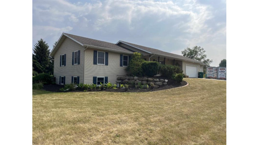 W7369 Karamarie Drive Pacific, WI 53954 by First Weber Inc - HomeInfo@firstweber.com $375,000