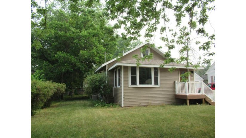 113 E State Street Janesville, WI 53546 by Century 21 Affiliated - Off: 608-756-4196 $194,500