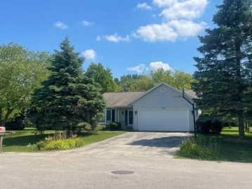 W9203 Blue Spruce Lane, Oakland, WI 53523-8803