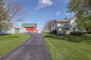 16842 Spring St, Yorkville, WI 53182-9522