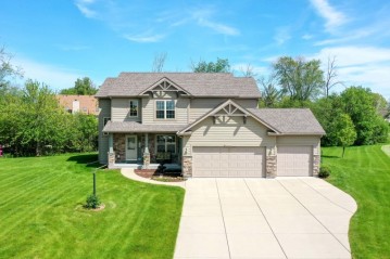 14525 Walnut Ct, New Berlin, WI 53151-5930