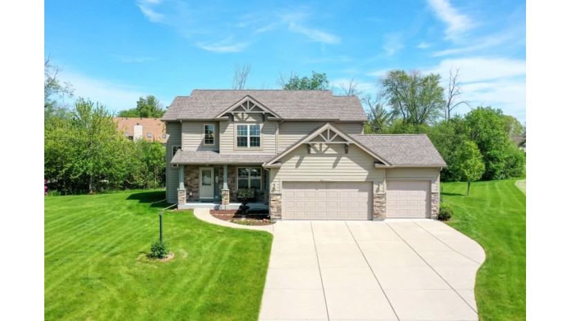 14525 Walnut Ct New Berlin, WI 53151 by Shorewest Realtors $614,900