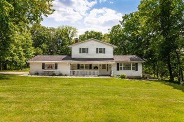 W5377 Wagner Ln, Jefferson, WI 53549