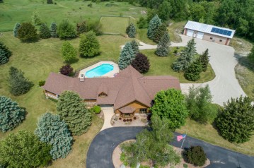 N2719 Hardscrabble Rd, Sullivan, WI 53156-9730