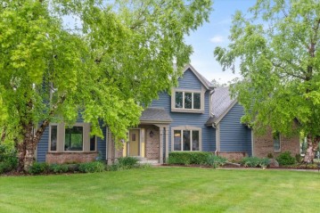 5700 Woodland Hills Dr, Mount Pleasant, WI 53406