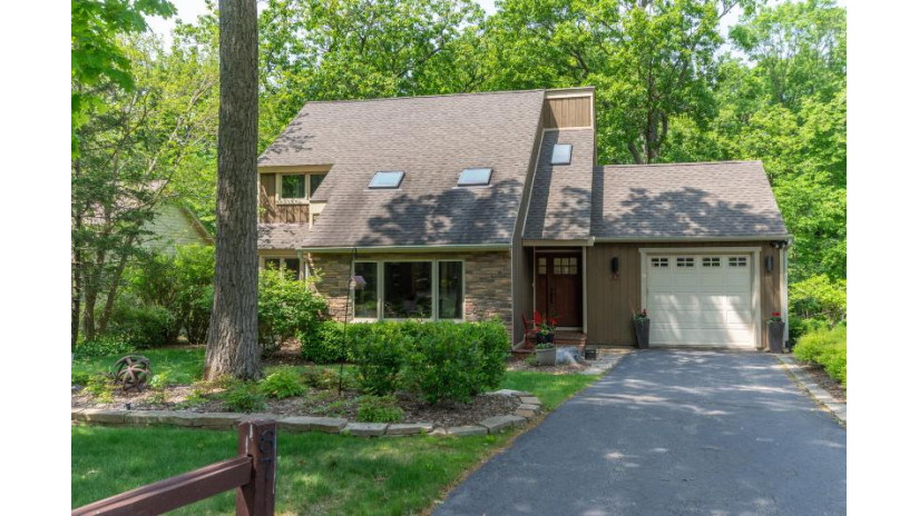 87 Medinah Ln Fontana, WI 53125 by Compass Wisconsin-Lake Geneva $995,000