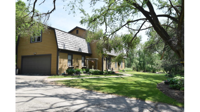 7100 Dunkelow Rd Caledonia, WI 53126 by Shorewest Realtors $464,900