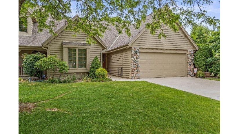 18910 Stonehedge Dr D Brookfield, WI 53045 by Realty Executives Integrity~Brookfield $409,900