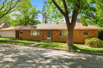 4800 W Hoyt Pl 4802, Milwaukee, WI 53216-2329