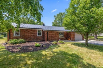 W181S6365 Lentini Dr, Muskego, WI 53150