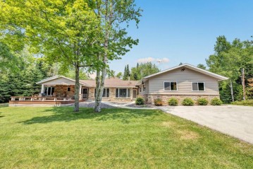 3751 Glidden Dr, Sevastopol, WI 54235