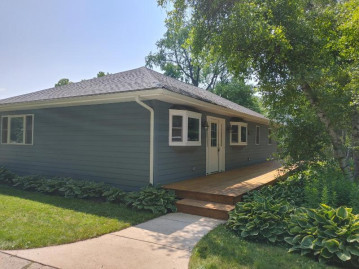 W1037 Aralia Rd, Bloomfield, WI 53128