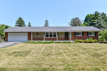 4221 Woodbury Ln, Mount Pleasant, WI 53403-3962