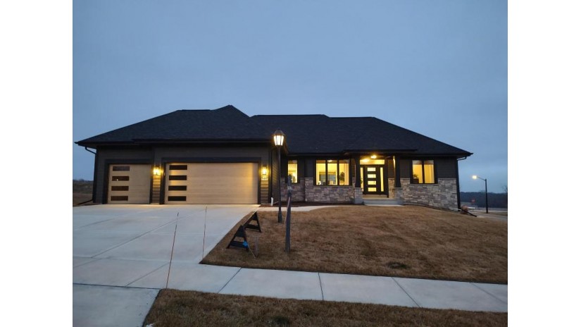 W125N11090 Strawgrass Ln LT34 Germantown, WI 53022 by Bielinski Homes, Inc. $755,900