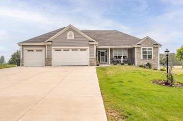 W226S9342 Ripple Brook Ct, Big Bend, WI 53103