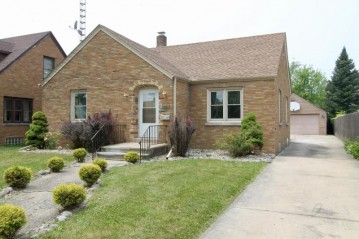 2306 Lincoln Rd, Kenosha, WI 53143