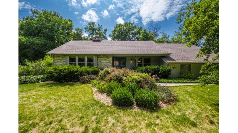 2605 Almesbury Ave Brookfield, WI 53045 by First Weber Inc - Brookfield $529,900