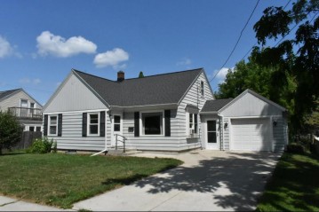 110 S 1st St, Cedar Grove, WI 53013