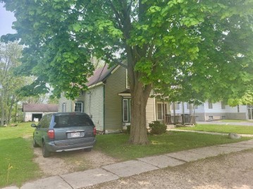 25 1st St, Darien, WI 53114