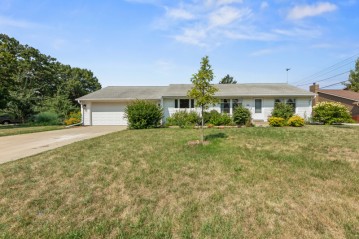 1859 East Dr, East Troy, WI 53120-1342