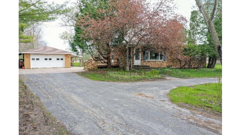 6822 Lakeshore Road Winneconne, WI 54986 by Beiser Realty, Llc - Office: 920-582-4011 $350,000