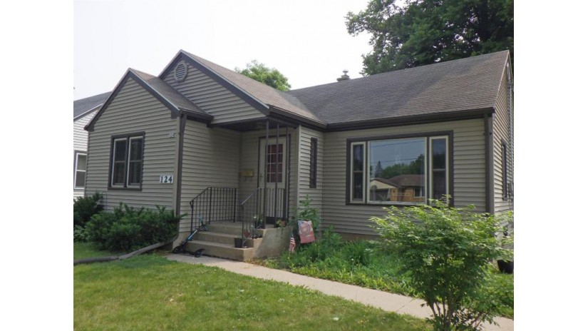 124 Willow Street Clintonville, WI 54929 by Schroeder & Kabble Realty, Inc. $165,000