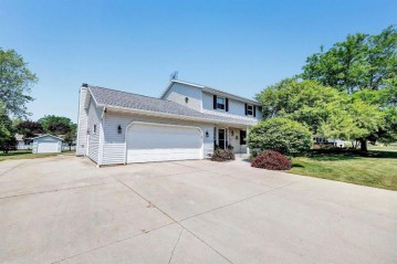 1126 Robin Road, Howards Grove, WI 53083