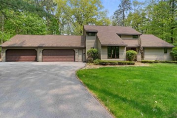 2696 Forest Haven Court, Suamico, WI 54313-7968