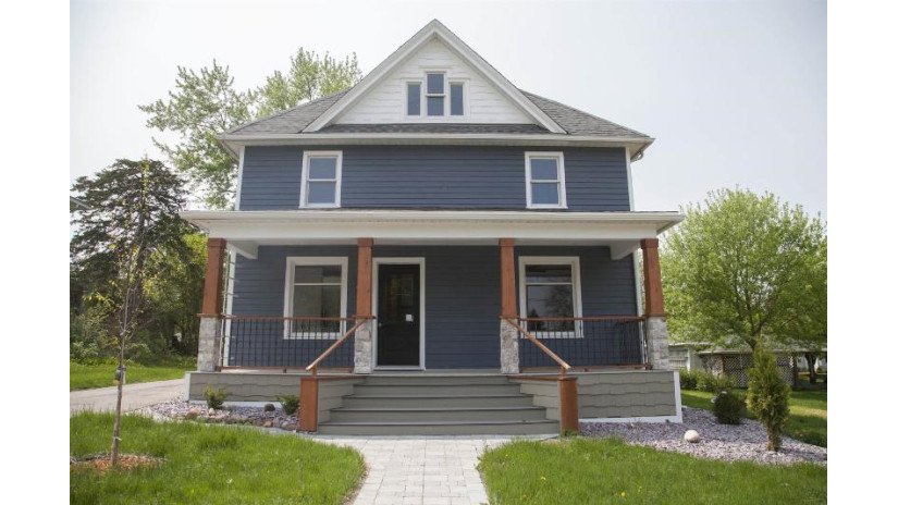 206 S 8th Street Mount Horeb, WI 53572 by First Weber Inc - HomeInfo@firstweber.com $499,900