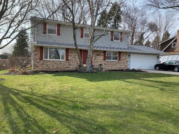 1200 W Circle Drive, Beaver Dam, WI 53916