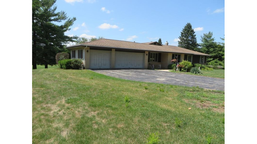 3819 N Spring Hill Drive Janesville, WI 53545 by Century 21 Affiliated - Off: 608-756-4196 $758,000