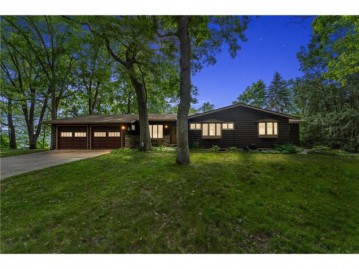 1212 Riverside Drive, Hudson, WI 54016