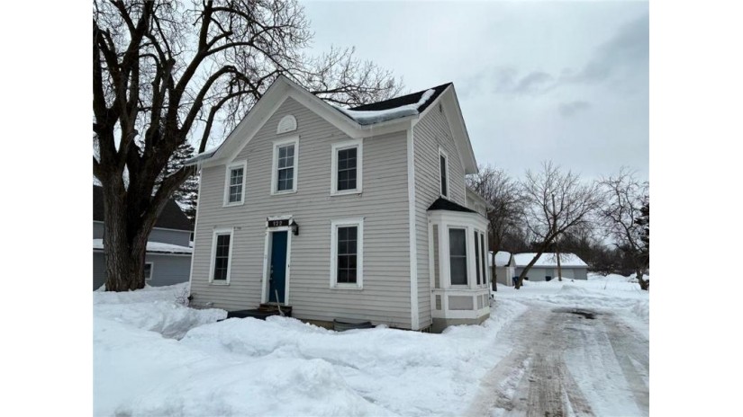 122 3rd Avenue Shell Lake, WI 54871 by Dane Arthur Real Estate Agency $149,900