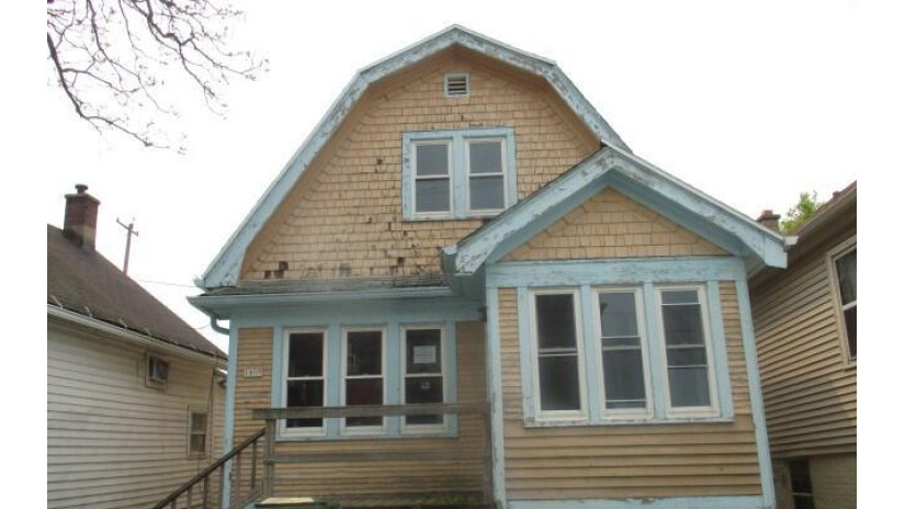 1805 S 15th Pl Milwaukee, WI 53204 by Area Wide Realty $74,500