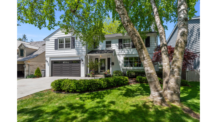 6027 N Berkeley Blvd Whitefish Bay, WI 53217 by Shorewest Realtors $1,295,000