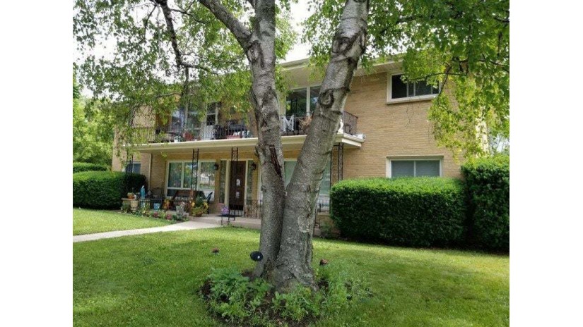 7300 W Honey Creek Dr Milwaukee, WI 53219 by Shorewest Realtors $629,900