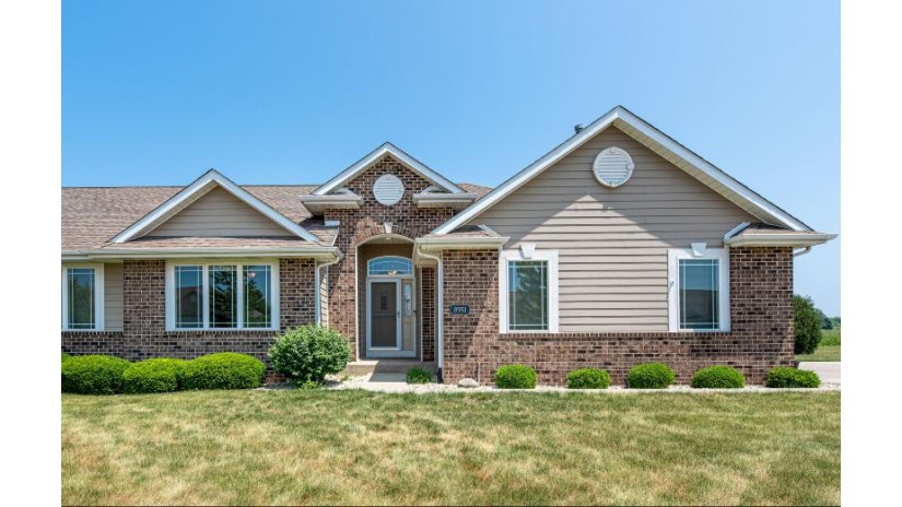 8951 62nd Ave 492 Pleasant Prairie, WI 53158 by Cove Realty, LLC $442,900
