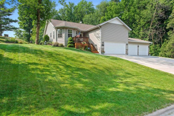 1006 Starlight Dr, Francis Creek, WI 54214-0122